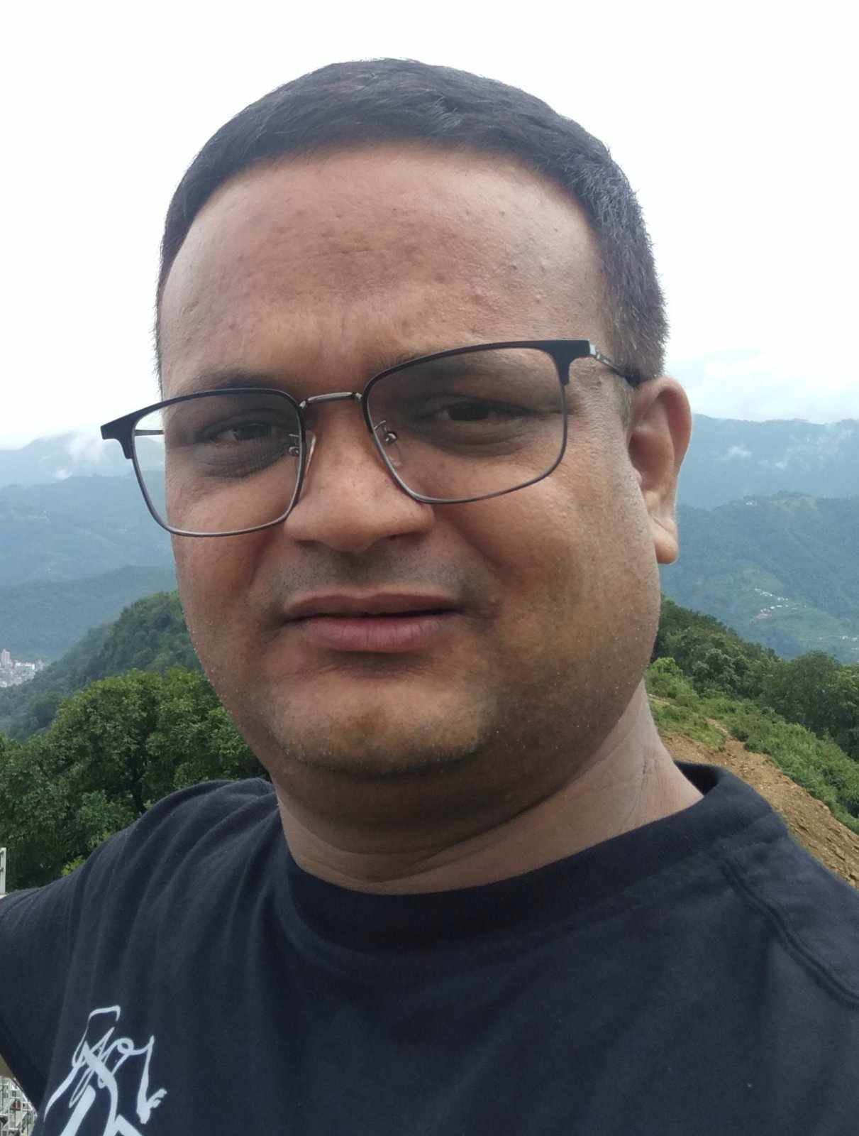 निवर्तमान अध्यक्ष